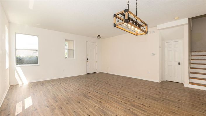 Image No.12-5 Bed House for sale