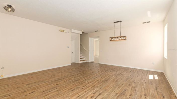 Image No.15-5 Bed House for sale