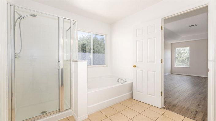 Image No.27-5 Bed House for sale