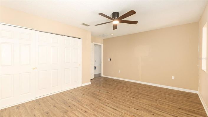 Image No.32-5 Bed House for sale