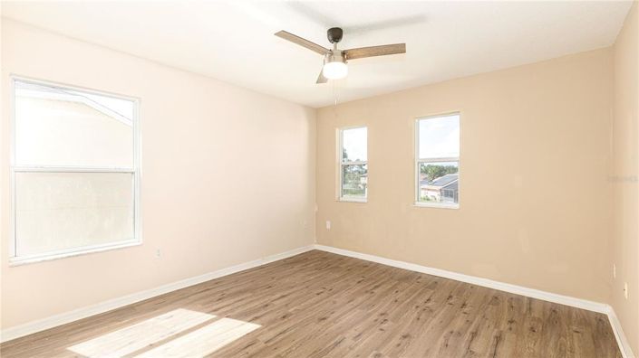 Image No.34-5 Bed House for sale