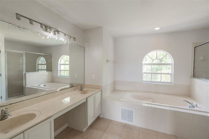Image No.26-4 Bed House for sale