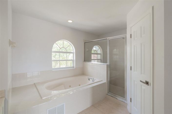 Image No.27-4 Bed House for sale