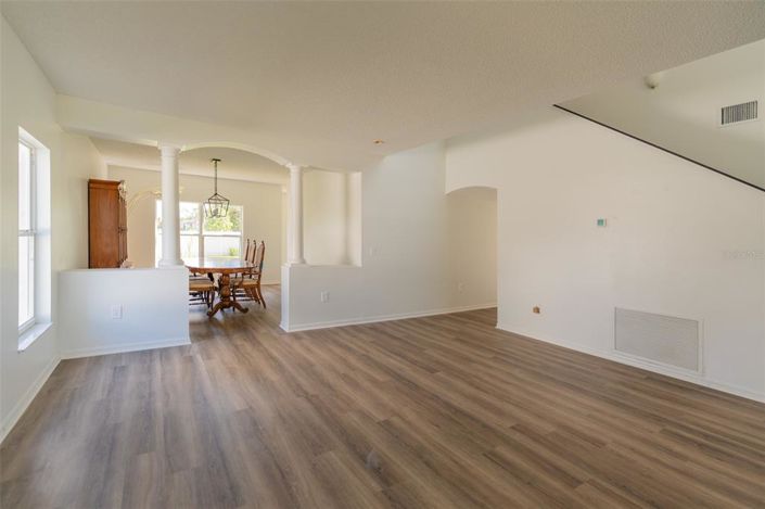 Image No.9-4 Bed House for sale