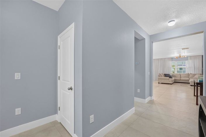 Image No.19-4 Bed House for sale