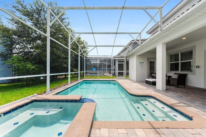 Image No.5-6 Bed House for sale