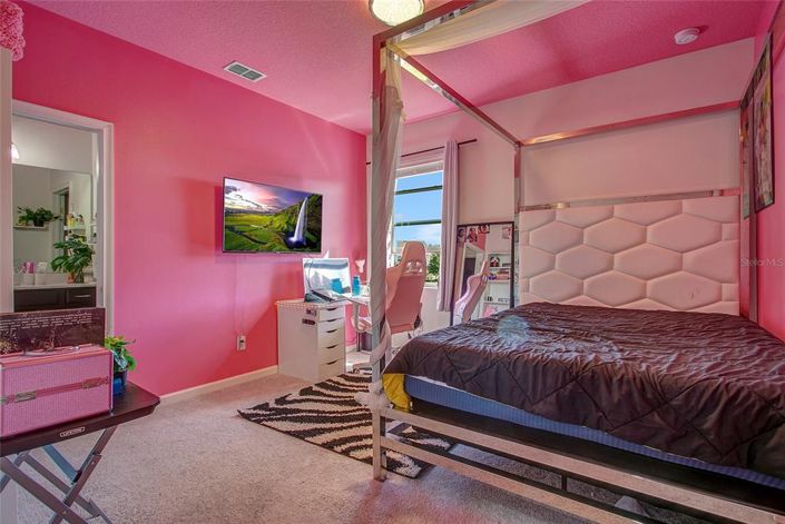 Image No.19-6 Bed House for sale