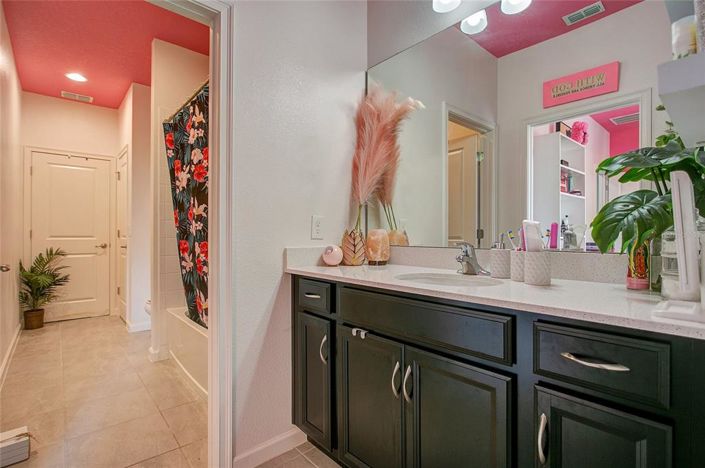 Image No.20-6 Bed House for sale