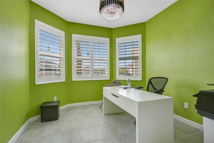 Image No.32-6 Bed House for sale