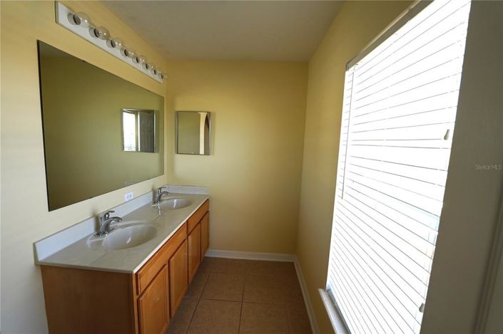 Image No.14-4 Bed House for sale