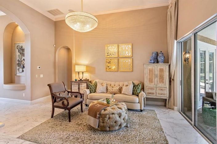 Image No.21-4 Bed House for sale