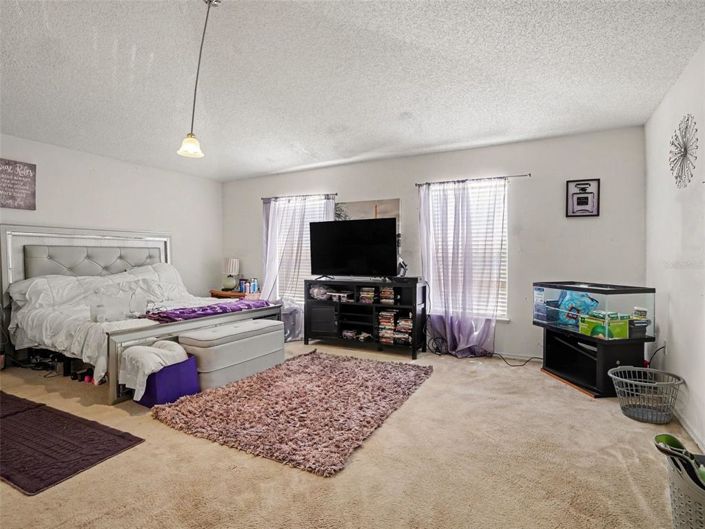 Image No.22-4 Bed House for sale