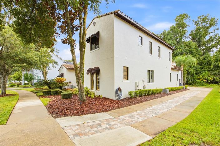 Image No.18-5 Bed House for sale