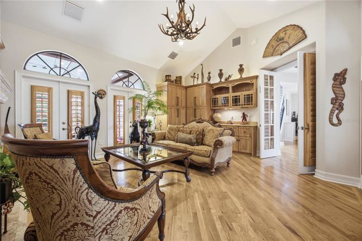 Image No.25-5 Bed House for sale