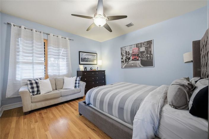 Image No.35-5 Bed House for sale