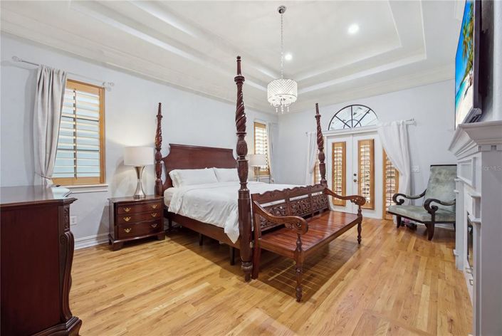 Image No.7-5 Bed House for sale