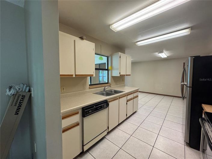 Image No.15-4 Bed House for sale