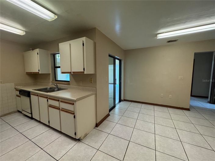 Image No.18-4 Bed House for sale