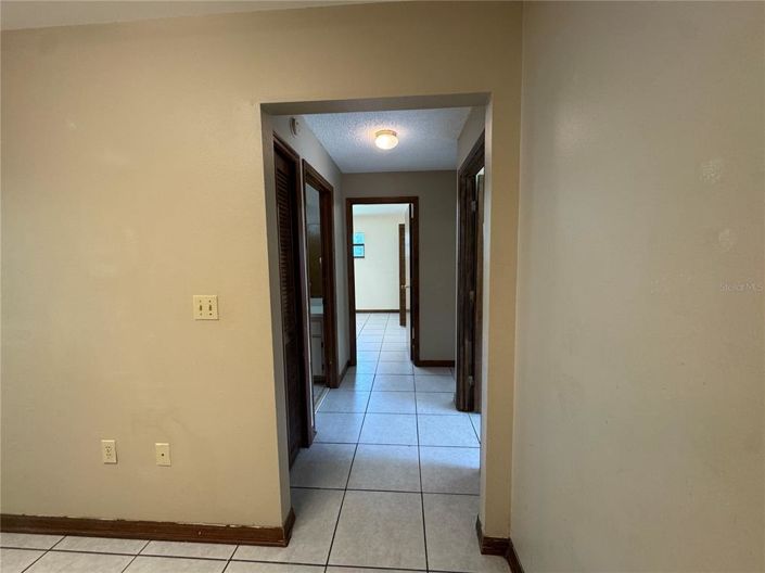 Image No.20-4 Bed House for sale