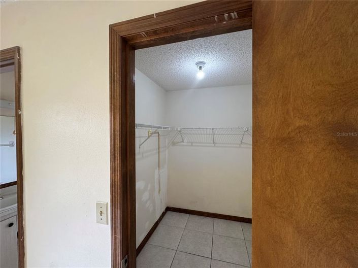 Image No.25-4 Bed House for sale