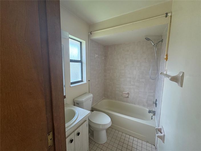 Image No.26-4 Bed House for sale