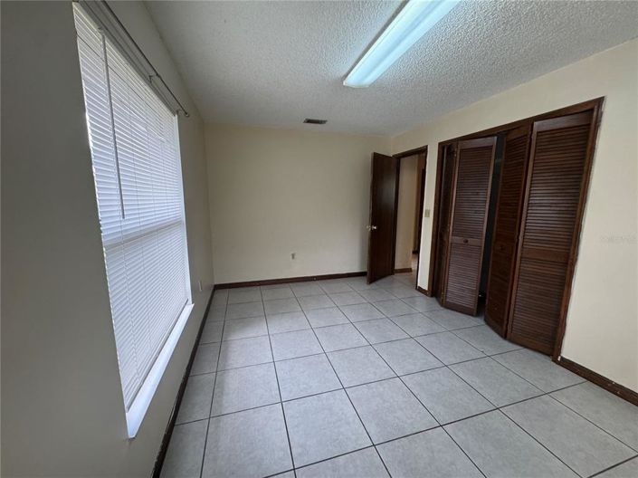 Image No.35-4 Bed House for sale
