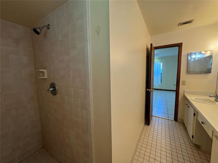 Image No.43-4 Bed House for sale