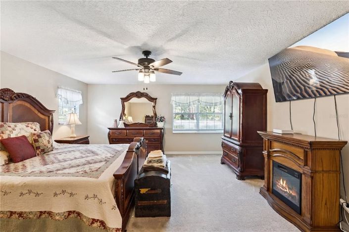 Image No.25-4 Bed House for sale