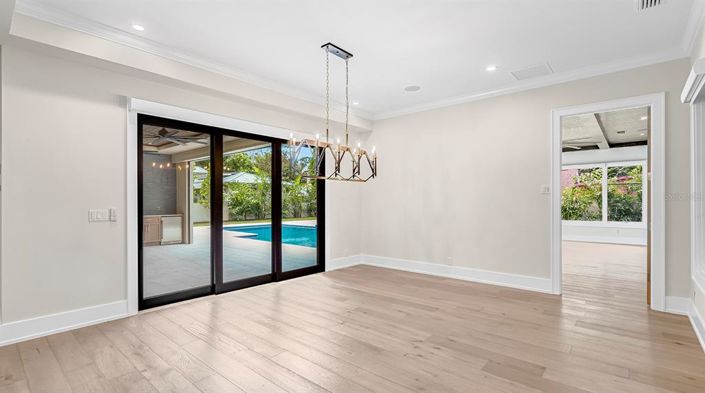 Image No.15-5 Bed House for sale