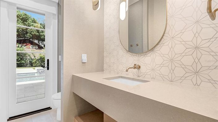 Image No.28-5 Bed House for sale