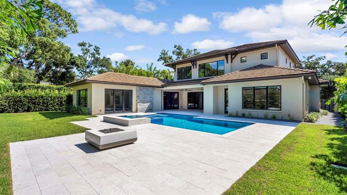 Image No.44-5 Bed House for sale