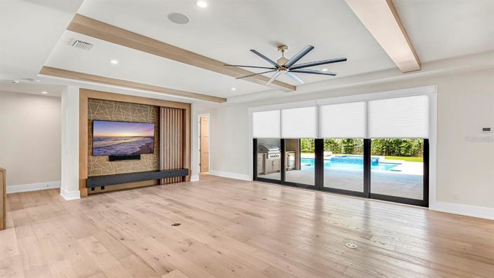 Image No.6-5 Bed House for sale