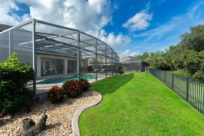Image No.10-6 Bed House for sale
