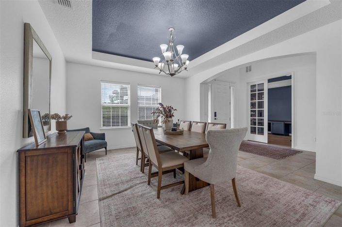 Image No.18-6 Bed House for sale