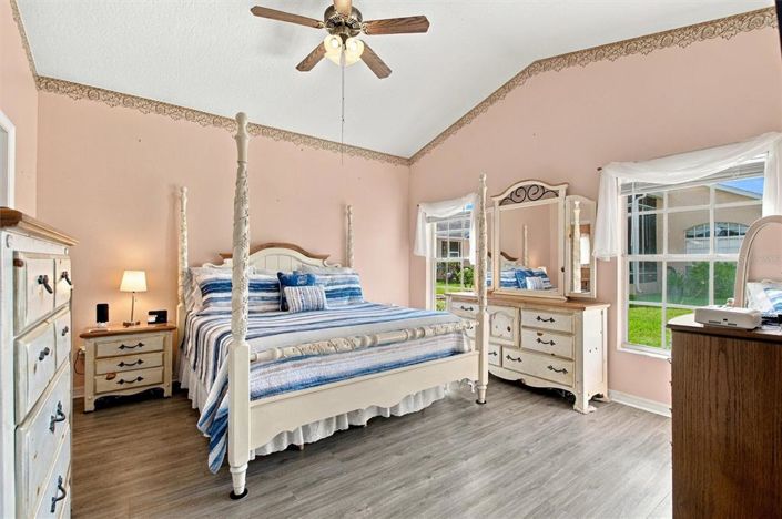 Image No.4-2 Bed House for sale