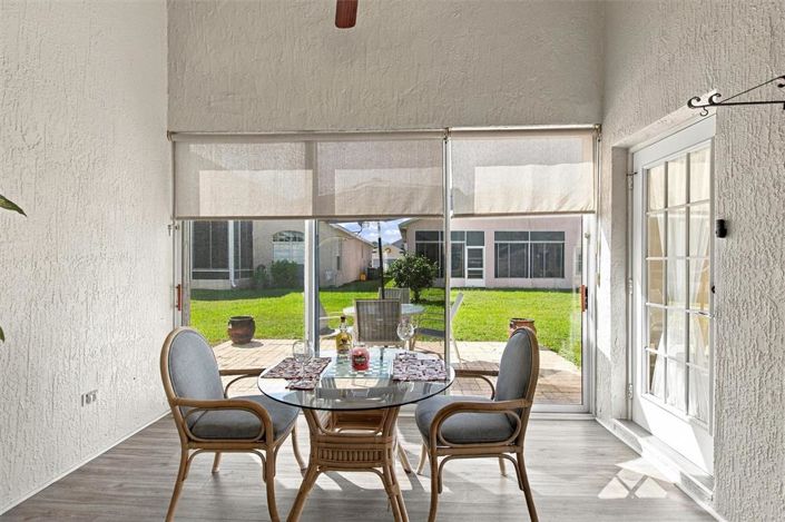 Image No.5-2 Bed House for sale