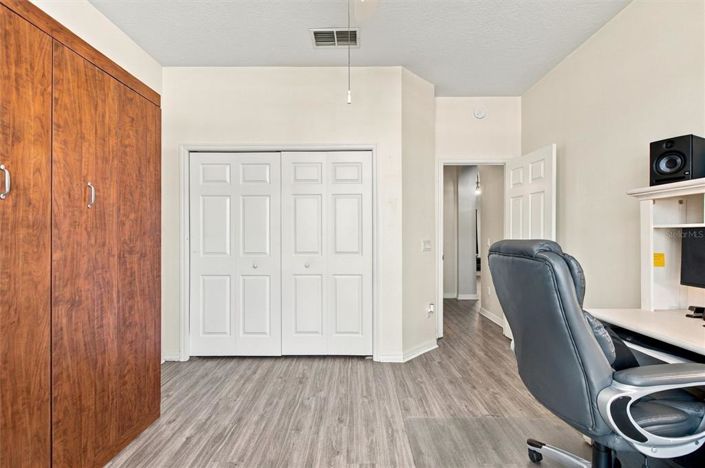 Image No.9-2 Bed House for sale