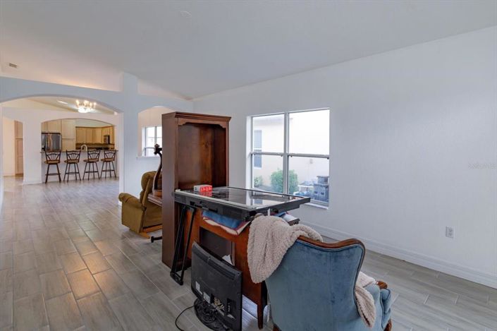 Image No.6-2 Bed House for sale