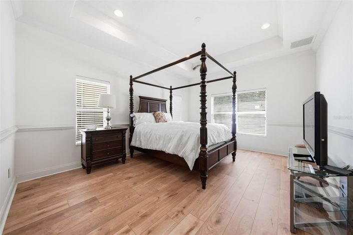 Image No.18-4 Bed House for sale