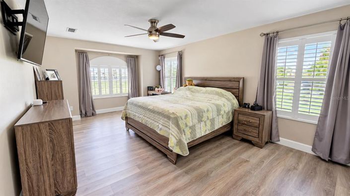 Image No.27-4 Bed House for sale