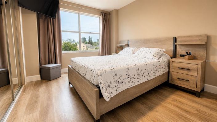 Image No.37-4 Bed House for sale