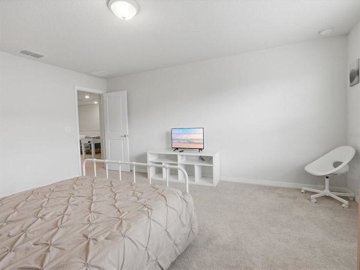 Image No.7-5 Bed Townhouse for sale