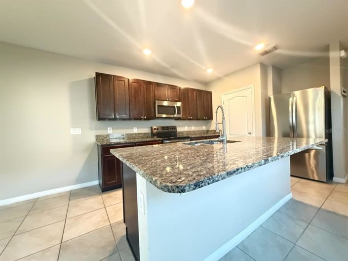 Image No.4-3 Bed House for sale