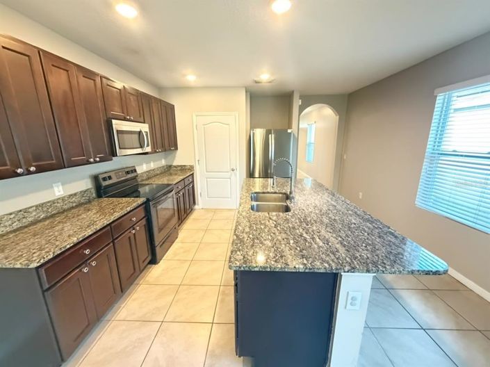 Image No.6-3 Bed House for sale