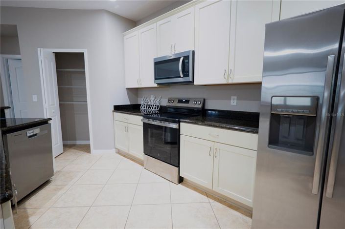 Image No.11-3 Bed House for sale