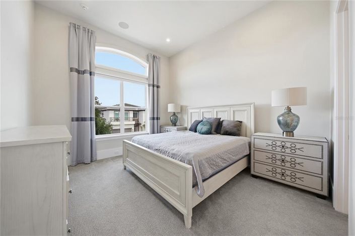 Image No.30-7 Bed House for sale