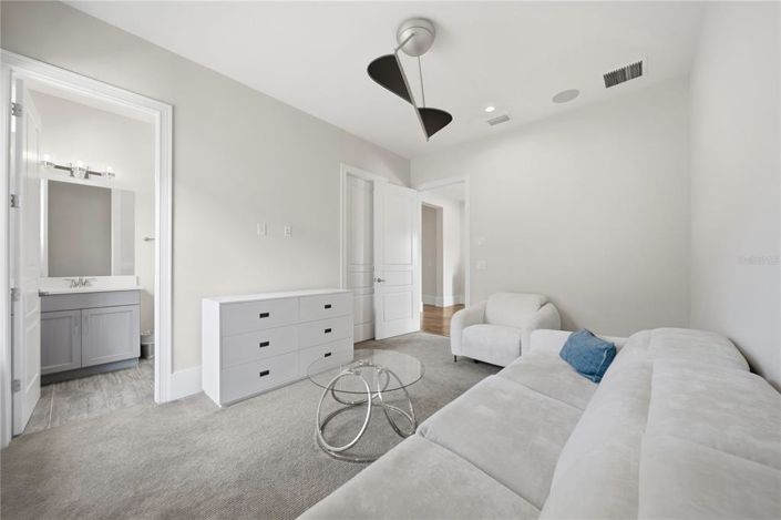 Image No.35-7 Bed House for sale