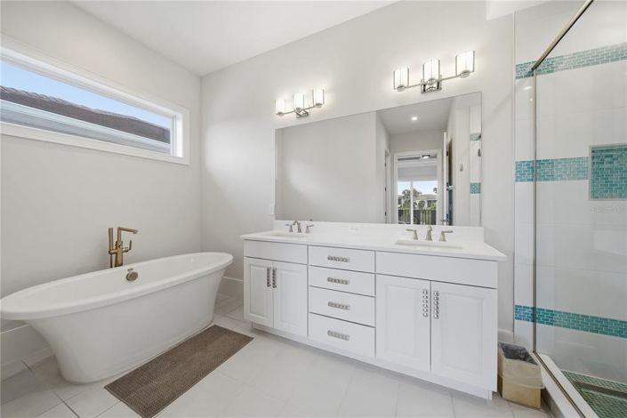 Image No.41-7 Bed House for sale