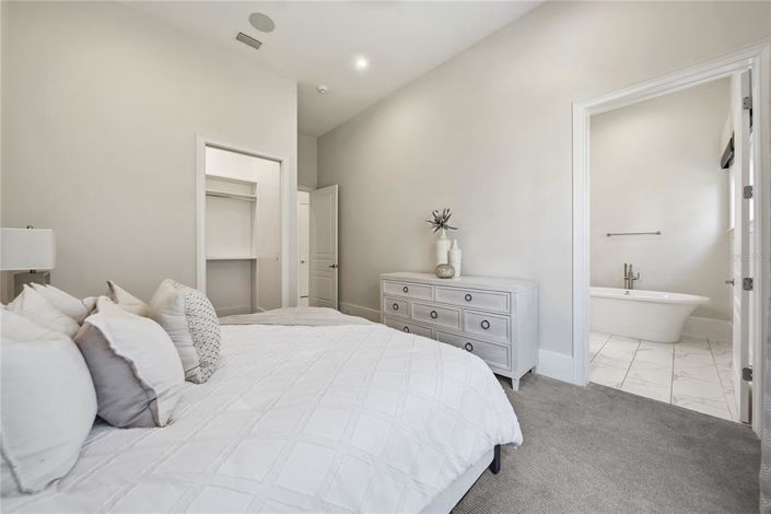Image No.6-7 Bed House for sale
