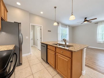 fa005713-195